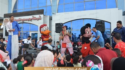 مسارح العرائس تنتشر في شوارع بورسعيد لإسعاد الأطفال في أول أيام عيد الفطر (صور)