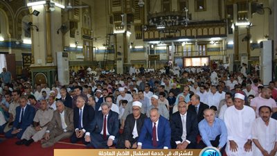 السكرتير العام يؤدي صلاة عيد الفطر بالإنابة عن محافظ الدقهلية (صور)