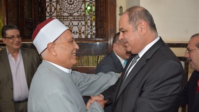 محافظ الغربية ومدير الأمن يؤديان صلاة عيد الفطر بمسجد السيد البدوى (صور)