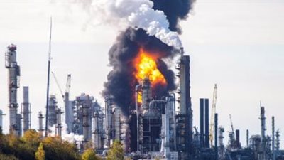 حريق في منشأة تخزين منتجات النفط في إيران
