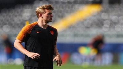 فان دايك يكشف حقيقة انضمام دي ليخت إلى ليفربول