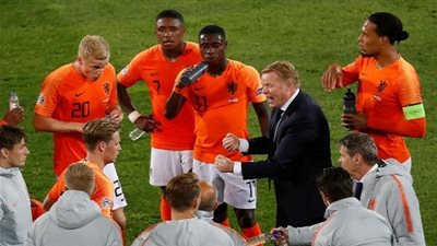 كومان يهاجم نجوم هولندا ويرشح 