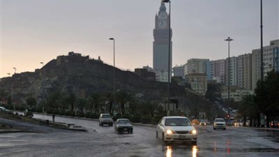 سحب رعدية ممطرة ورياح ترابية على 8 مناطق بالسعودية