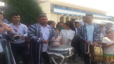 زفة بلدي للمنتخب الأوليمبي وهتاف لمحمد صلاح في أوزبكستان (صور)