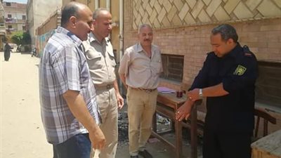 جولة تفقدية لرئيس مدينة شبين الكوم على لجان امتحانات الثانوية (صور)