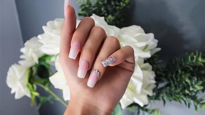 المناكير الفرنسي الأومبري.. طبقيه هذا العام 