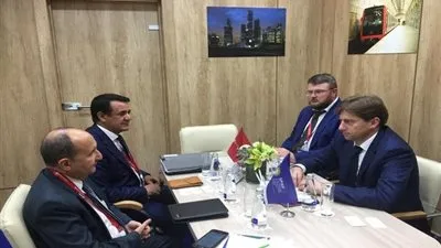 شركة روسية تبحث تصنيع عربات السكك الحديدية بمصر