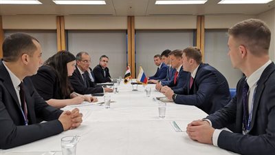  وزير الاتصالات يلتقي نظيره الروسي لبحث التعاون في مجالات صناعة الالكترونيات والذكاء الاصطناعي