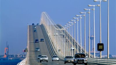 ارتفاع نسبة المسافرين عبر جسر الملك فهد خلال إجازة عيد الفطر