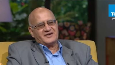 أستاذ فلك: المفتي أخذ بالرأي الشرعي في إعلان موعد عيد الفطر 