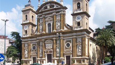 هجوم بسكين على قس كاثوليكي في بولندا