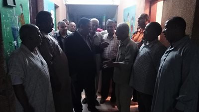 وكيل وزارة التربية والتعليم بالوادي الجديد يفاجئ استراحات الثانوية العامة بإدارة الداخلة ليلاً (صور)