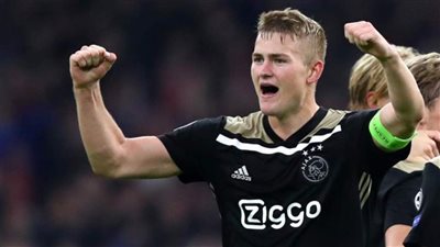 راديو كتالونيا: برشلونة أنهى صفقة دي ليخت ويتبقى الإعلان الرسمي