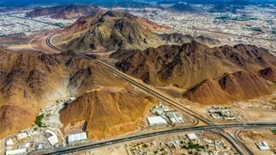 أمير المدينة: افتتاح جزئي لمشروع طريق الإمام مسلم