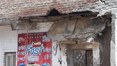 انهيار جزئي لمنزل قديم بالغربية 
