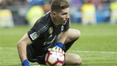 ريال مدريد يحسم مصير حارسه بهذا القرار