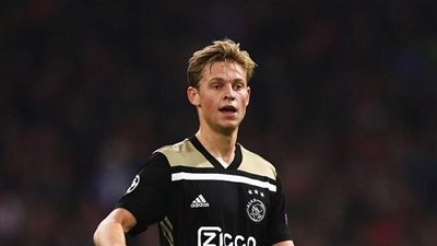 دي يونج يبعد برشلونة عن التعاقد مع هذا اللاعب!