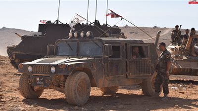 الجيش اللبناني يوقف عصابتين لتهريب البشر عبر الحدود مع سوريا