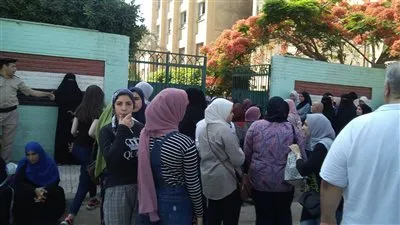 ٤٣ ألف ٦٣٢ طالب يؤدو امتحان الإنجليزي في الدقهلية