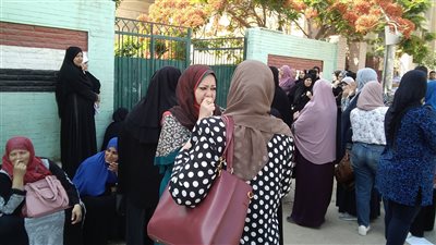 غلق اللجان على طلاب الثانوية العامة لأداء امتحان الانجليزي بالدقهلية (صور)