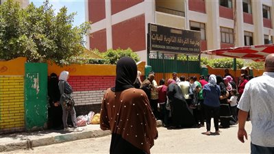 غلق أبواب لجان الثانوية العامة بالبحر الأحمر عقب دخول الطلاب (صور)