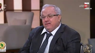 رئيس هيئة اللاجئين السوريين يبكي على الهواء: هذا ما فعله المصريون (فيديو)