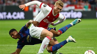 رايولا يكشف حقيقة انتقال دي ليخت مع باريس