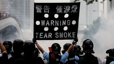 إغلاق مكاتب حكومة هونج كونج حتى يوم الجمعة وسط الاحتجاجات