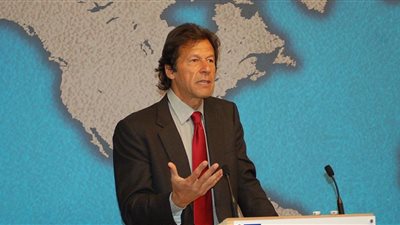 عمران خان: يجب على القوى النووية ألا تعتبر الخيار العسكري حلا