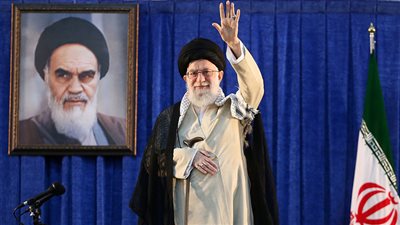 خامنئي لآبي: نحرم صناعة السلاح النووي ولو أردنا لصنعناه رغما عن أمريكا