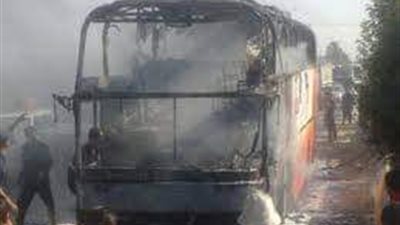 ضبط شقيقين وملاحقة ثالثهم لإشعالهم النيران بأتوبيس جارهم.. والسبب 