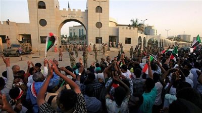 دول الأزمات X أسبوع.. إحباط محاولة انقلاب في السودان .. واستقالة وزير الخارجية اليمني