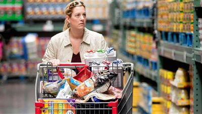 مبيعات التجزئة الأمريكية ترتفع في مايو وتعديل بيانات أبريل ارتفاعا