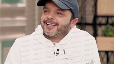 محمد هنيدي يروج لفيلمه الجديد باختيار ١٠٠ قصير لمشاهدته (فيديو)