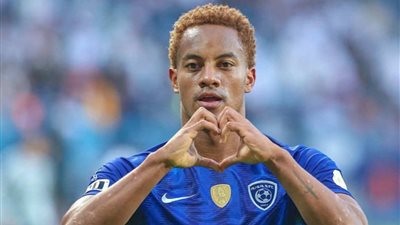 عرضان إنجليزي وفرنسي يهددان بقاء كاريلو في الدوري السعودي