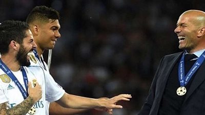 15 نجما يشعلون أزمة في ريال مدريد ويربكون الصفقات