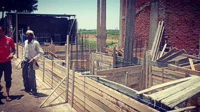 إيقاف حالتي بناء مخالف ومصادرة مواد البناء بالقناطر الخيرية (صور)