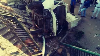 عاجل.. ننشر صور سقوط سيارة نقل من أعلى دائري المرج 