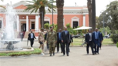 الرئيس الإريتري يشيد بانحياز 