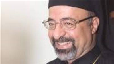 الأنبا إبراهيم اسحق يحتفل بعيد العنصرة بكنيسة قلب يسوع بمصر الجديدة