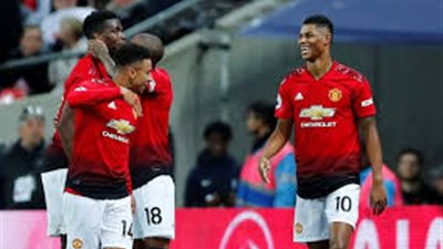 مانشستر يونايتد يحصن نجمه من مغريات برشلونة وريال مدريد