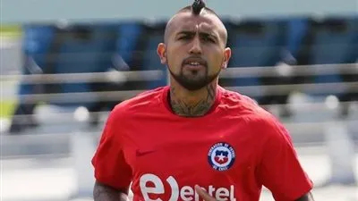 فيدال يوجه رسالة نارية إلى ميسي