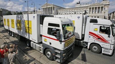 المكسيك: العثور على 791 مهاجرًا على متن أربع شاحنات