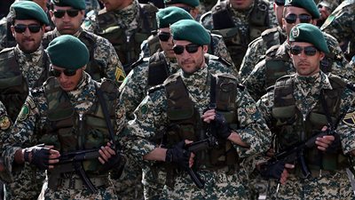 الجيش الإيراني: إذا قررنا غلق مضيق هرمز سنفعل ذلك علنا