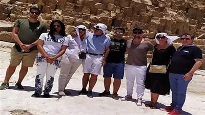 شيخة آل ثاني تصطحب البرتغالي مانيش في زيارة للأهرامات