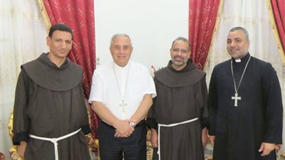 مطران طيبة للكاثوليك يستقبل سفير الفاتيكان والخادم الإقليمي