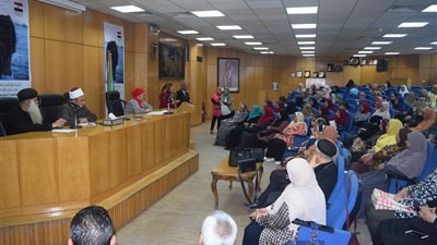 ندوة تثقيفية حول ختان الإناث بالمنيا