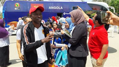 وصول منتخب أنجولا للعين السخنة (صور)