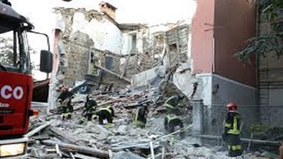 مقتل 3 أشخاص في انفجار مبنى سكني بإيطاليا