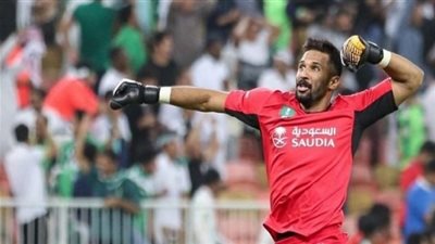 الأهلي السعودي يجدد لمحترفيه و